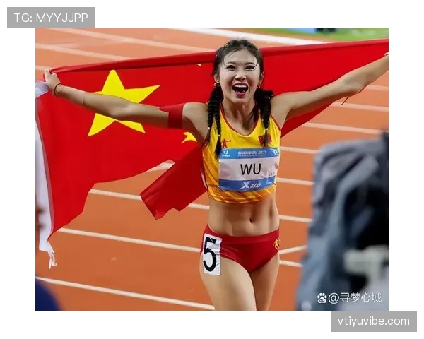 吴艳妮赛前涂指甲油那刻,我真没绷住 吴艳妮赛前涂指甲油那刻,我真没绷住